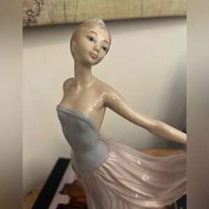 Lladro - The Dancer (1979)- Retired